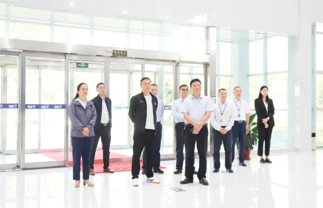 快樂過“雙節(jié)”，安全不放假｜河南農(nóng)投集團(tuán)黨委書記、董事長李曉寰一行蒞臨花花牛乳業(yè)集團(tuán)開展“雙節(jié)”安全生產(chǎn)大檢查活動并慰問一線職工、