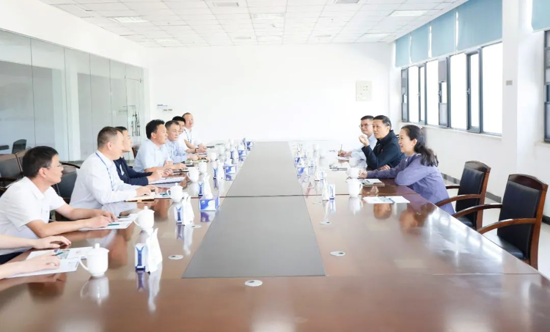 快樂過“雙節(jié)”，安全不放假｜河南農(nóng)投集團(tuán)黨委書記、董事長李曉寰一行蒞臨花花牛乳業(yè)集團(tuán)開展“雙節(jié)”安全生產(chǎn)大檢查活動并慰問一線職工、