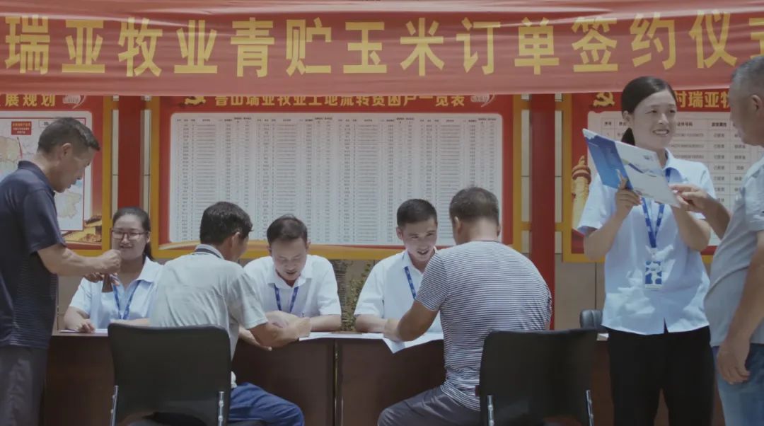 喜報(bào) | 花花牛乳業(yè)集團(tuán)榮獲“2022年度河南省食品行業(yè)履行社會(huì)責(zé)任優(yōu)秀企業(yè)”榮譽(yù)稱(chēng)號(hào) 喜報(bào) | 花花牛乳業(yè)集團(tuán)榮獲“2022年度河南省食品行業(yè)履行社會(huì)責(zé)任優(yōu)秀企業(yè)”榮譽(yù)稱(chēng)號(hào)