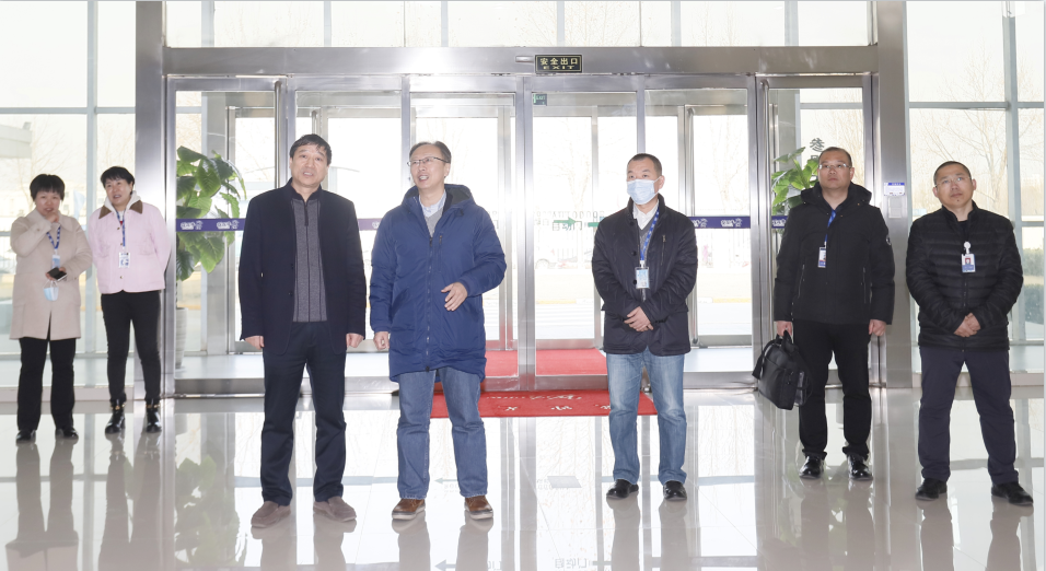 花花牛丨東北農(nóng)大食品學(xué)院院長、中原食品實驗室首席科學(xué)家姜毓君教授蒞臨花花牛乳業(yè)集團調(diào)研